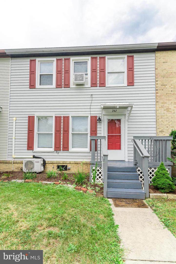 242 Surrey Court - Photo 1