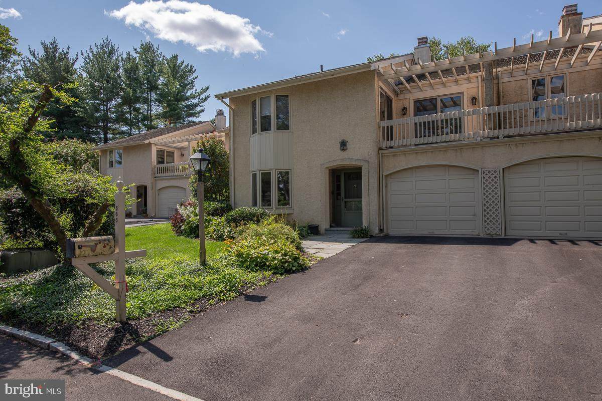 366 Youngsford Place - Photo 1