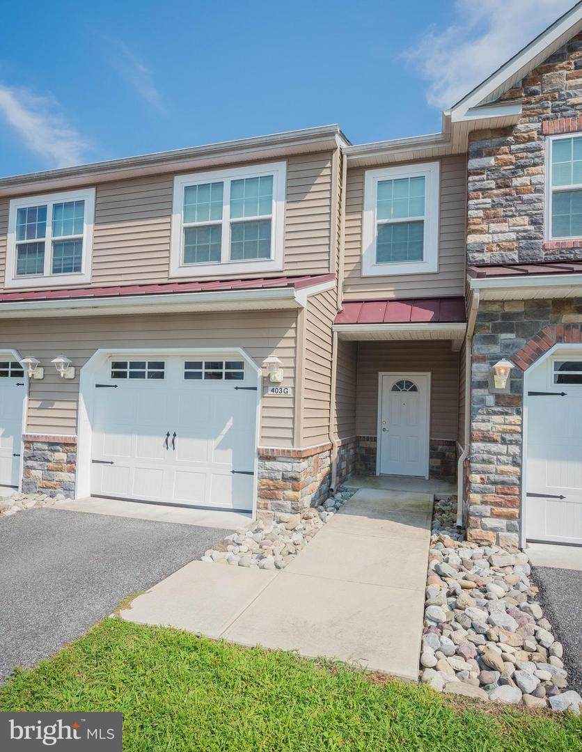 403 Parkview Court - Photo 1