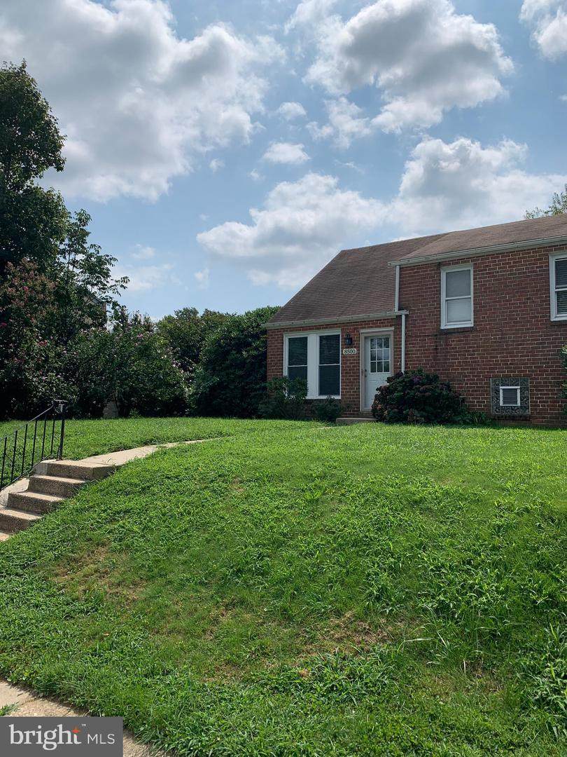 8500 Chippewa Road - Photo 1