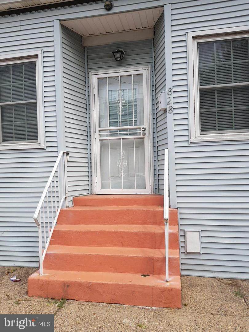 828 8TH Street - Photo 1