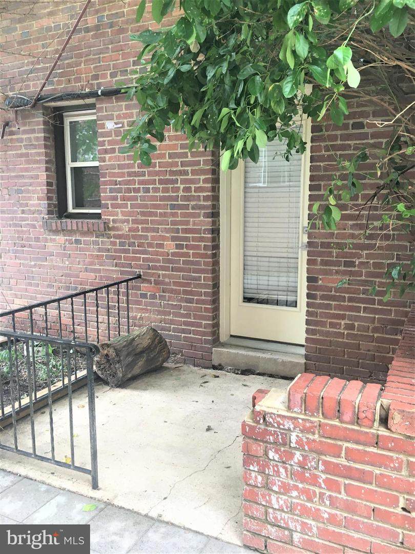 4564 Macarthur Boulevard - Photo 1