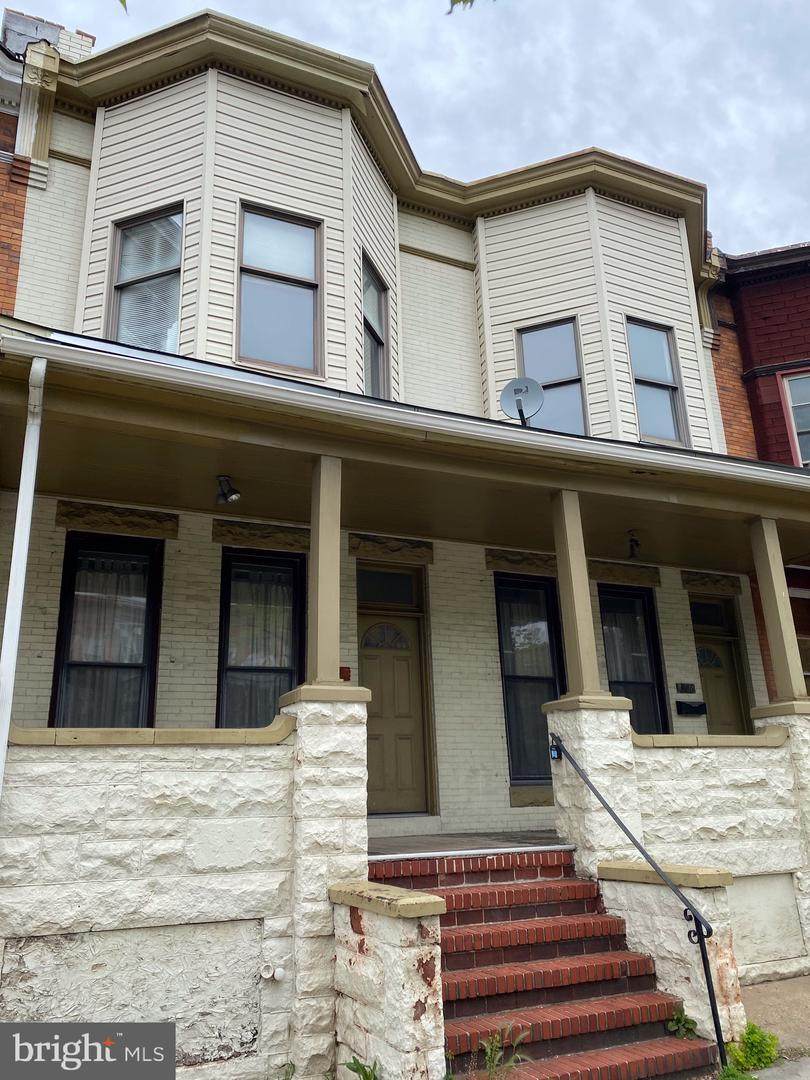 306 25TH Street - Photo 1