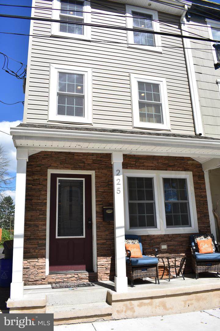 225 Franklin Street - Photo 1