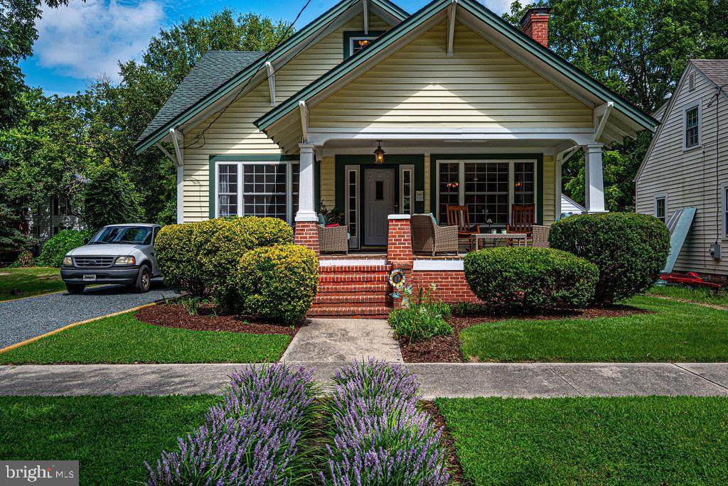231 Middle Boulevard - Photo 1