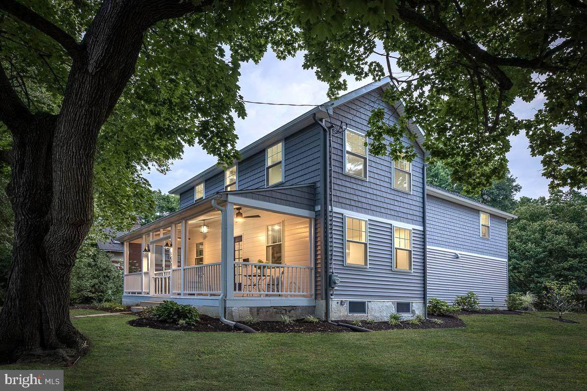 345 Park Avenue - Photo 1