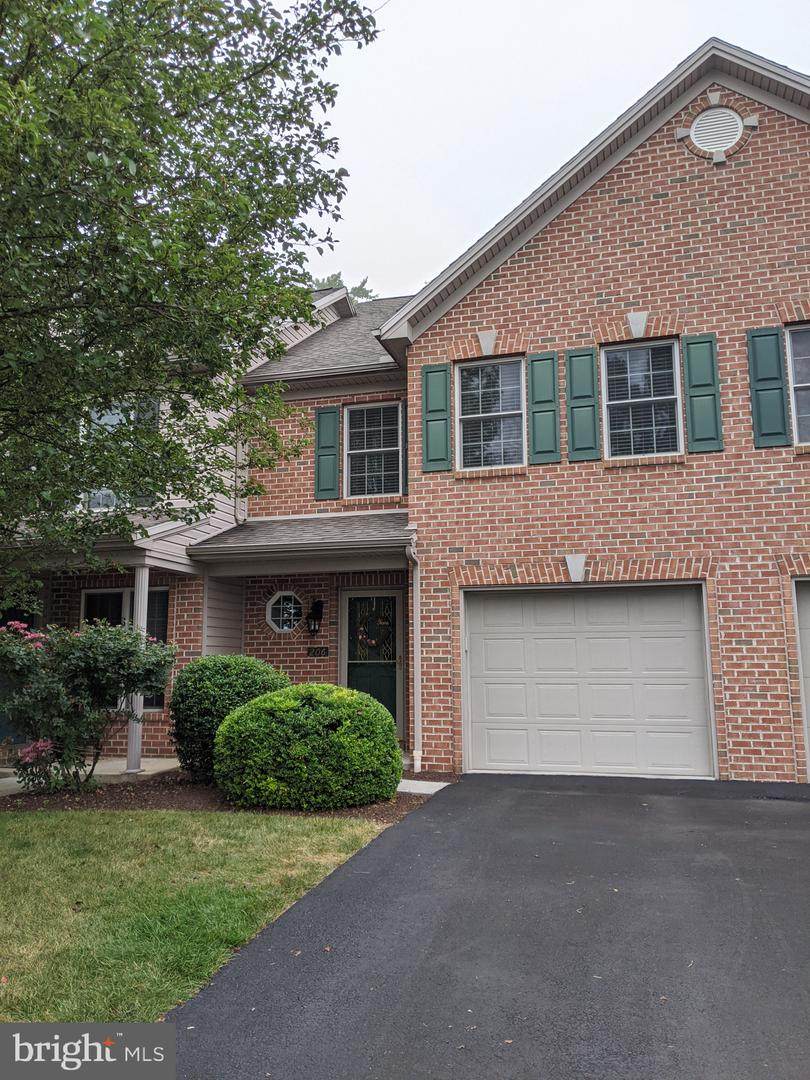 206 Loring Court - Photo 1