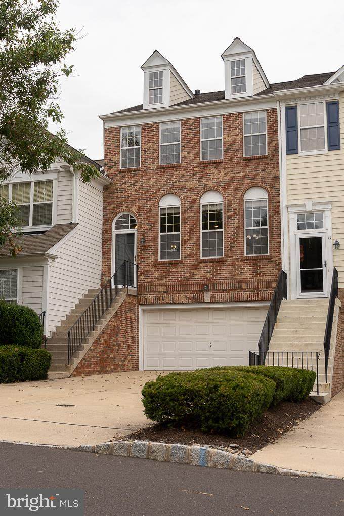 11 Charter Oak Court - Photo 1