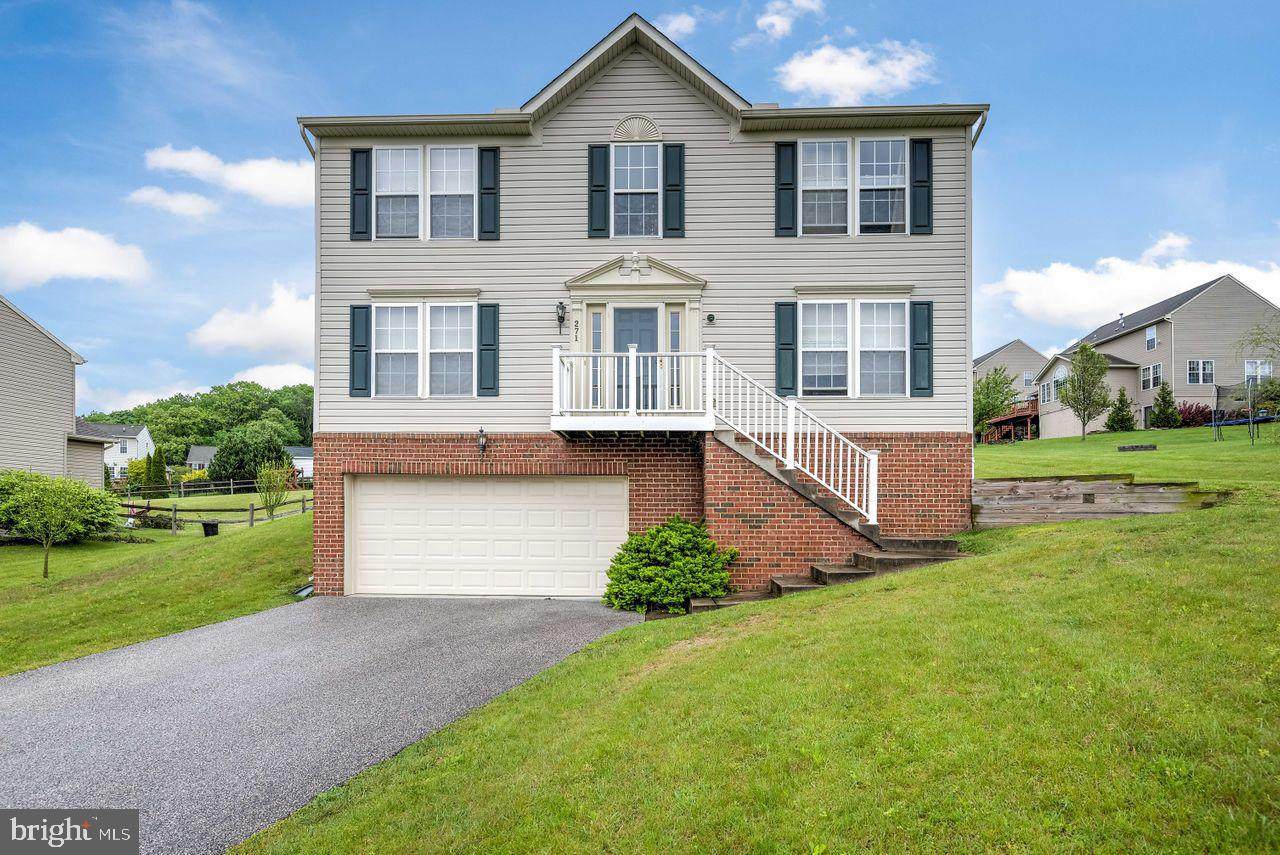 271 Courtney Court - Photo 1