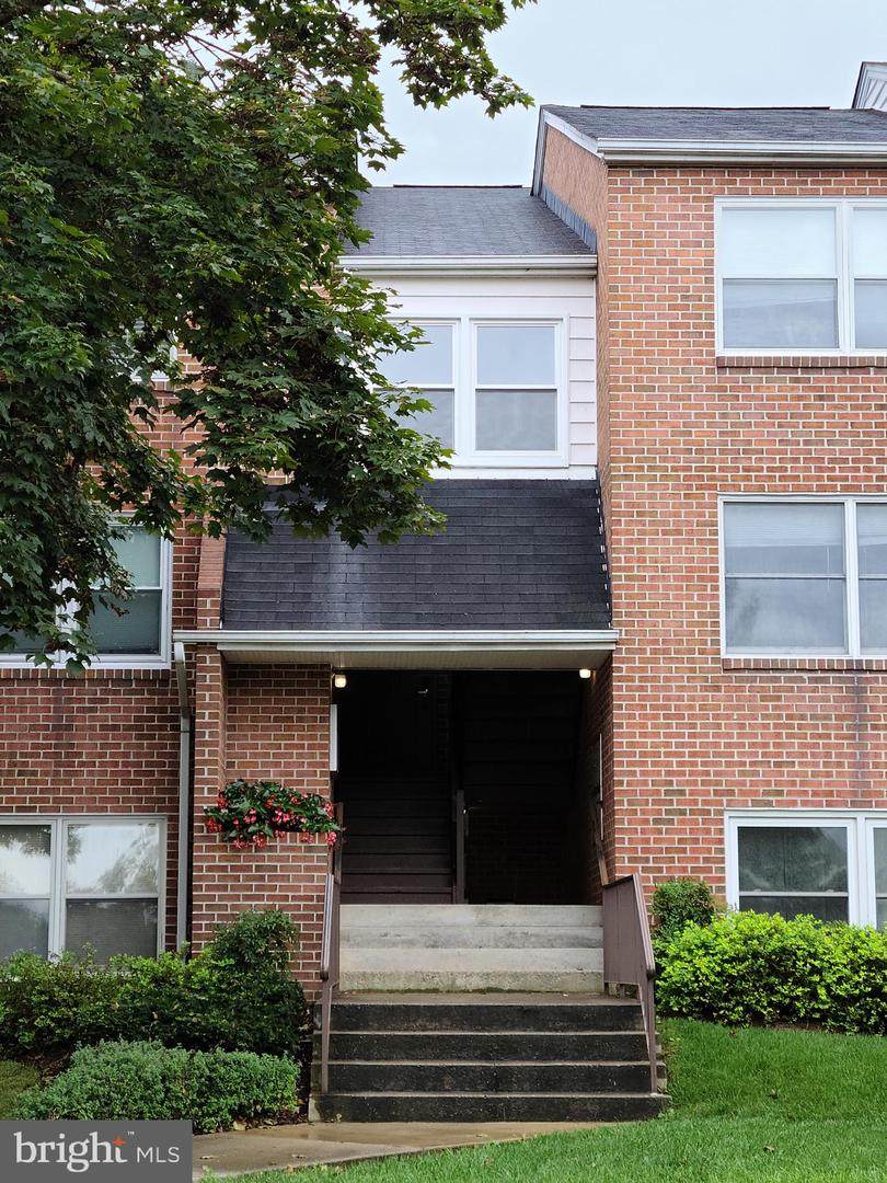 200 Chapel Court - Photo 1