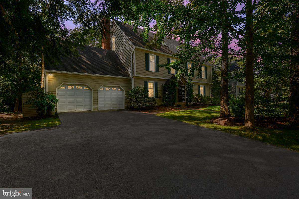 239 Oak Court - Photo 1