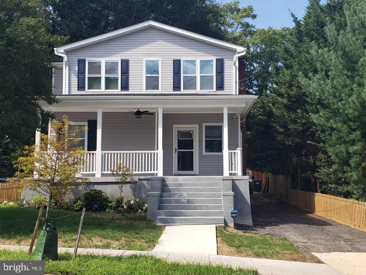 1620 Monroe Street - Photo 1