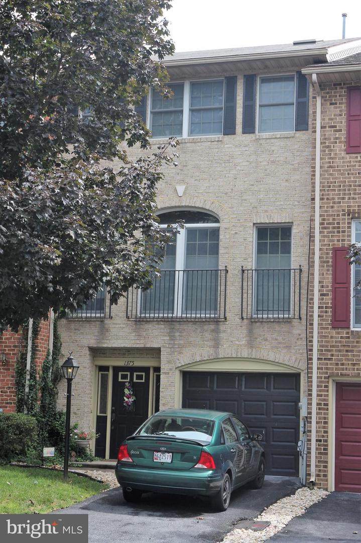 1375 Lindsay Lane - Photo 1