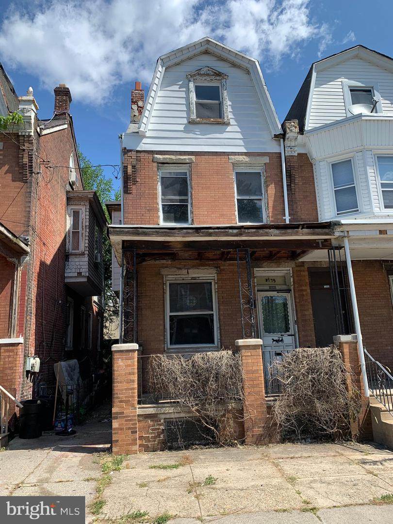 1635 Dyre Street - Photo 1