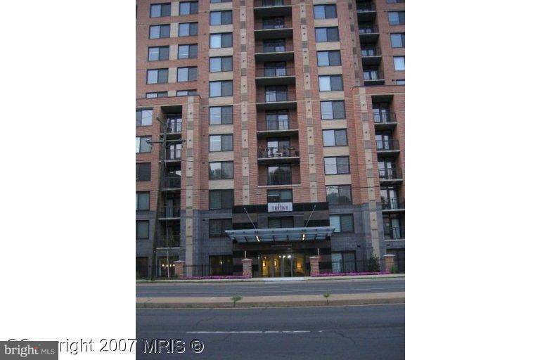 2451 Midtown Avenue - Photo 1