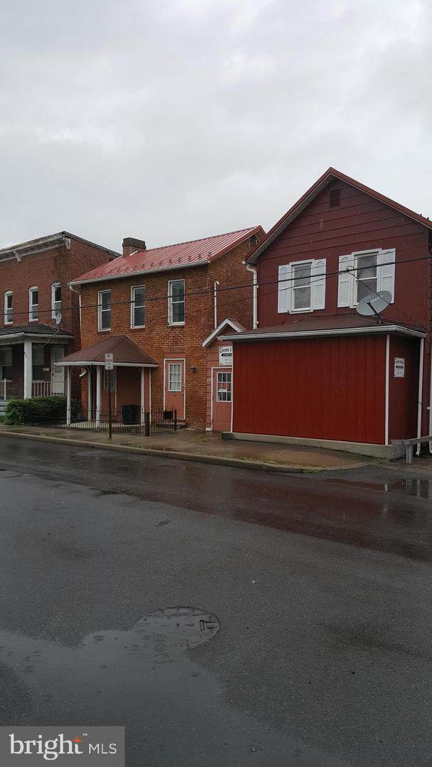 527 Centre Street - Photo 1