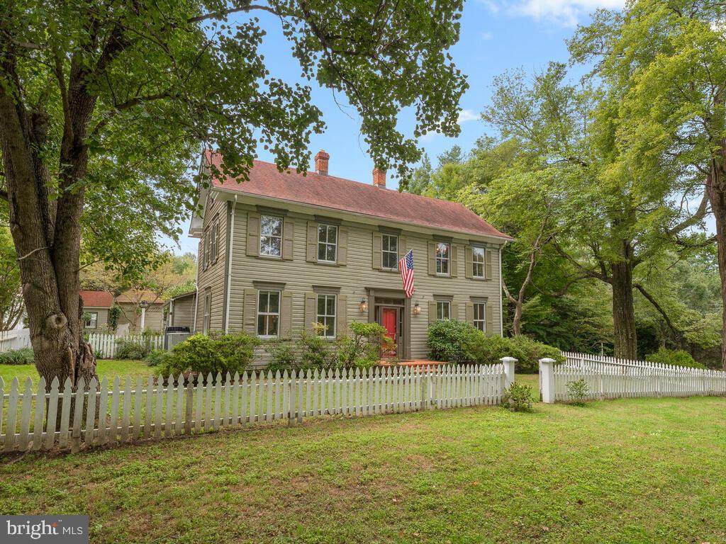 8100 Croom Road - Photo 1