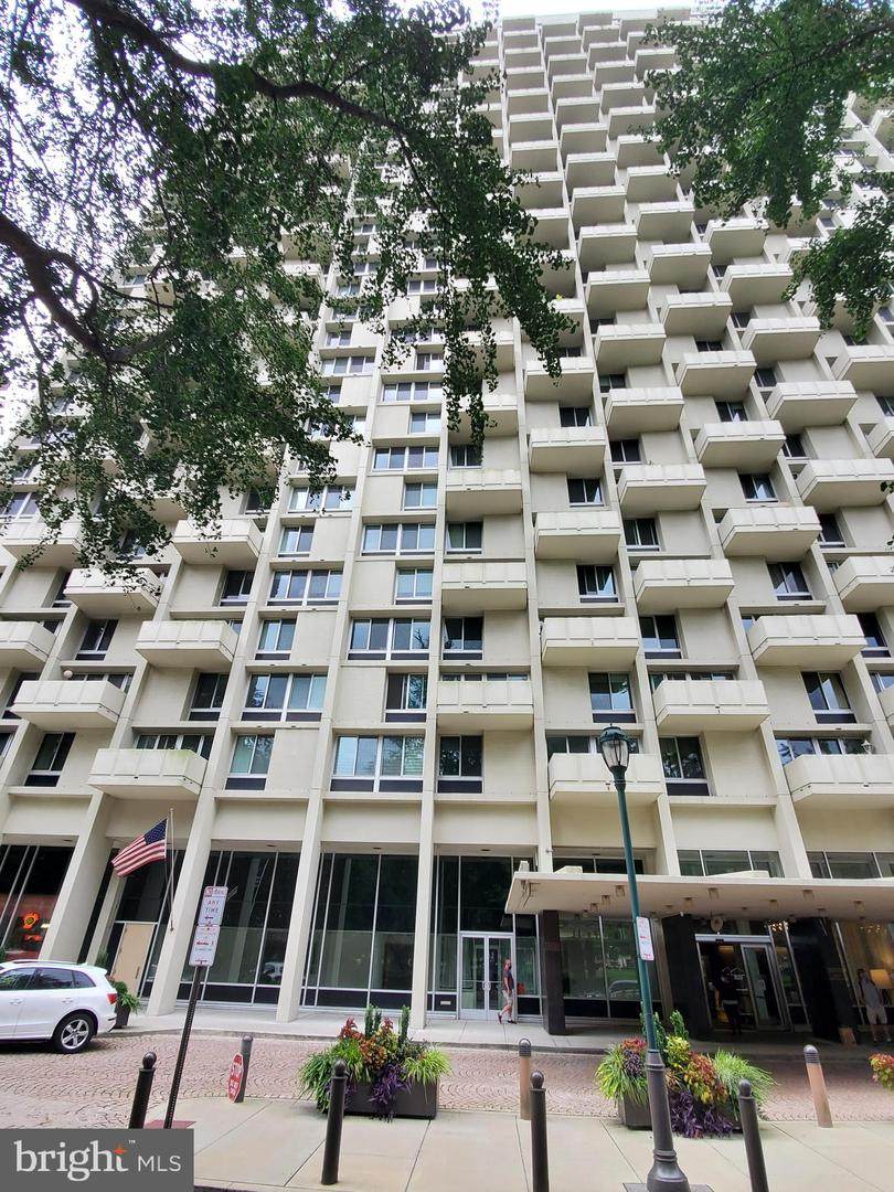 604-36 Washington Square - Photo 1