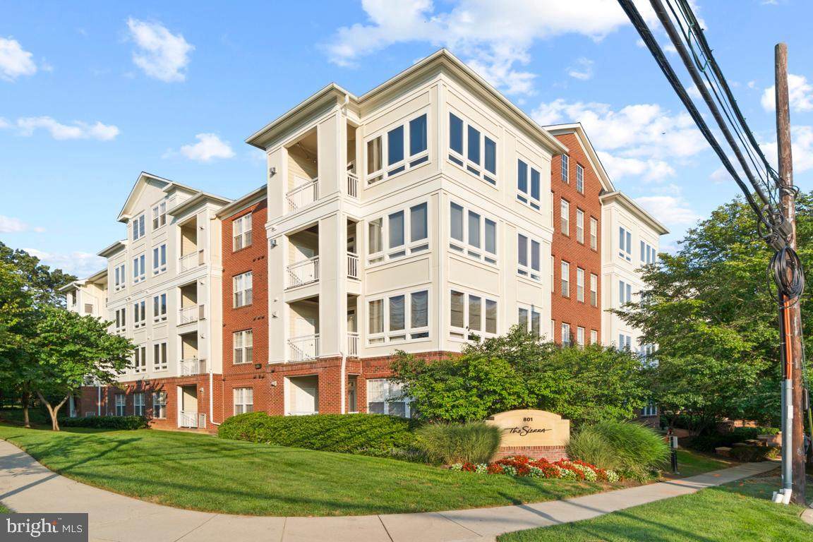 801 Greenbrier Street - Photo 1