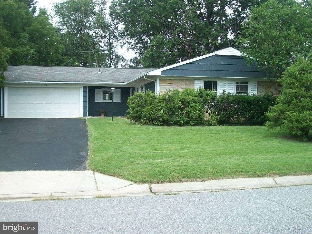 11912 Galaxy Lane - Photo 1