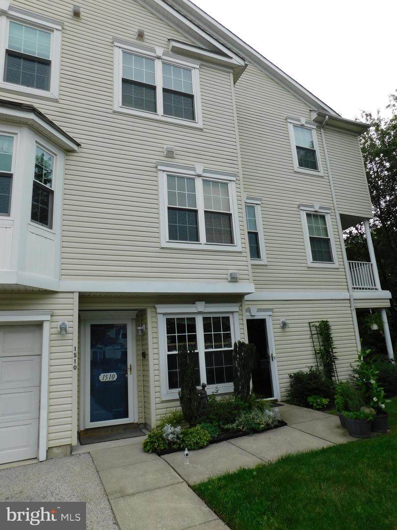 1510 Lakeside Drive - Photo 1