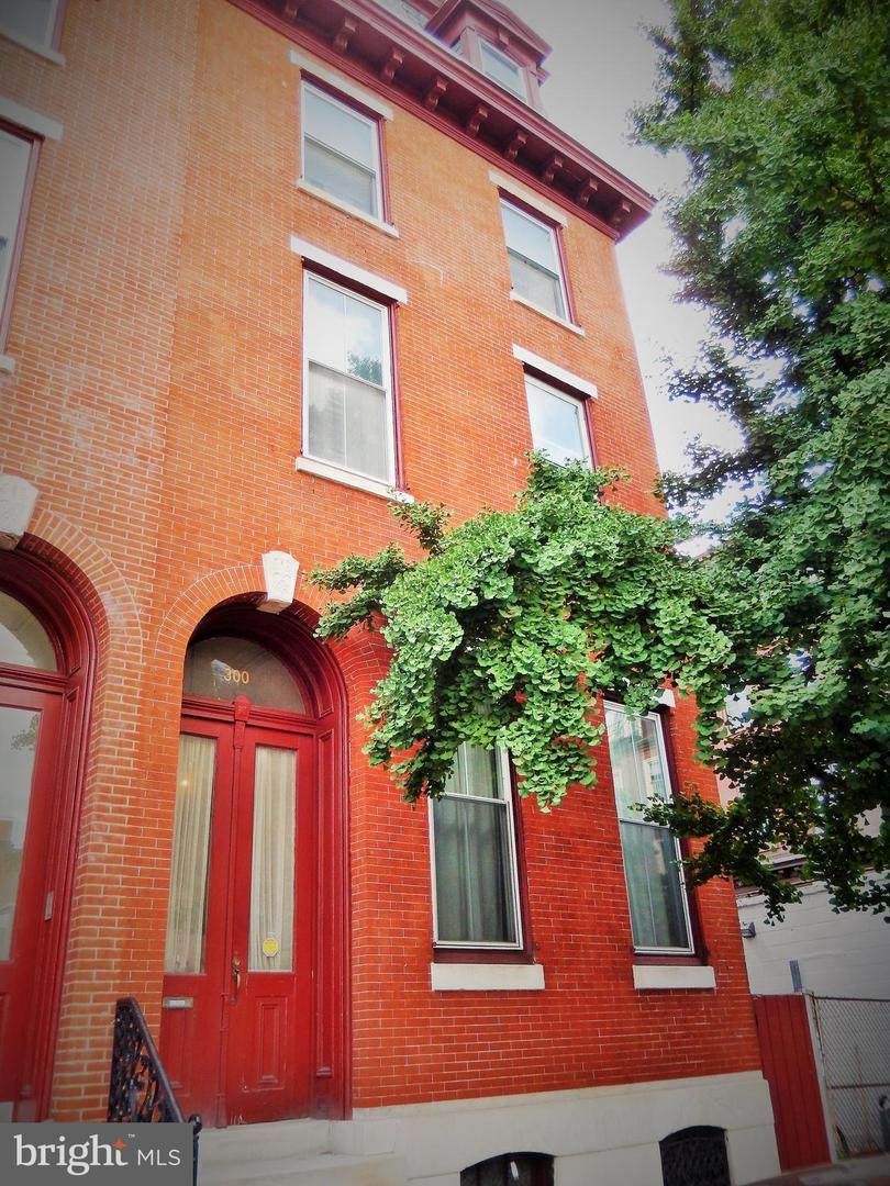 300 10TH Street - Photo 1