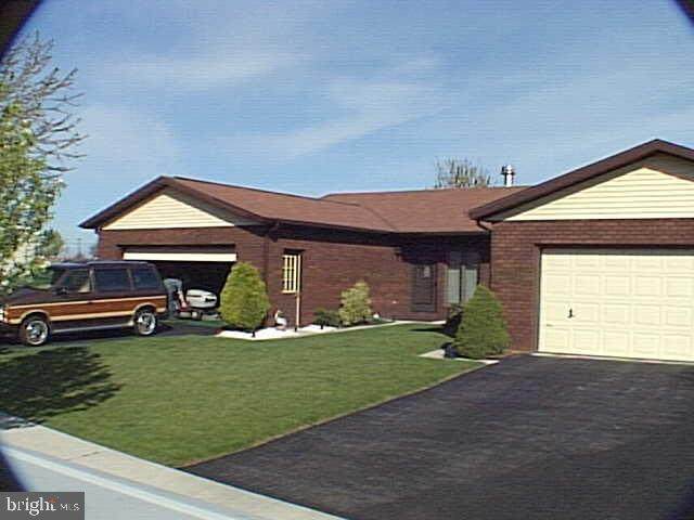 218 Kennedy Court - Photo 1