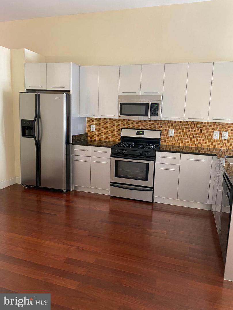 1222 Unit C Spruce Street - Photo 1