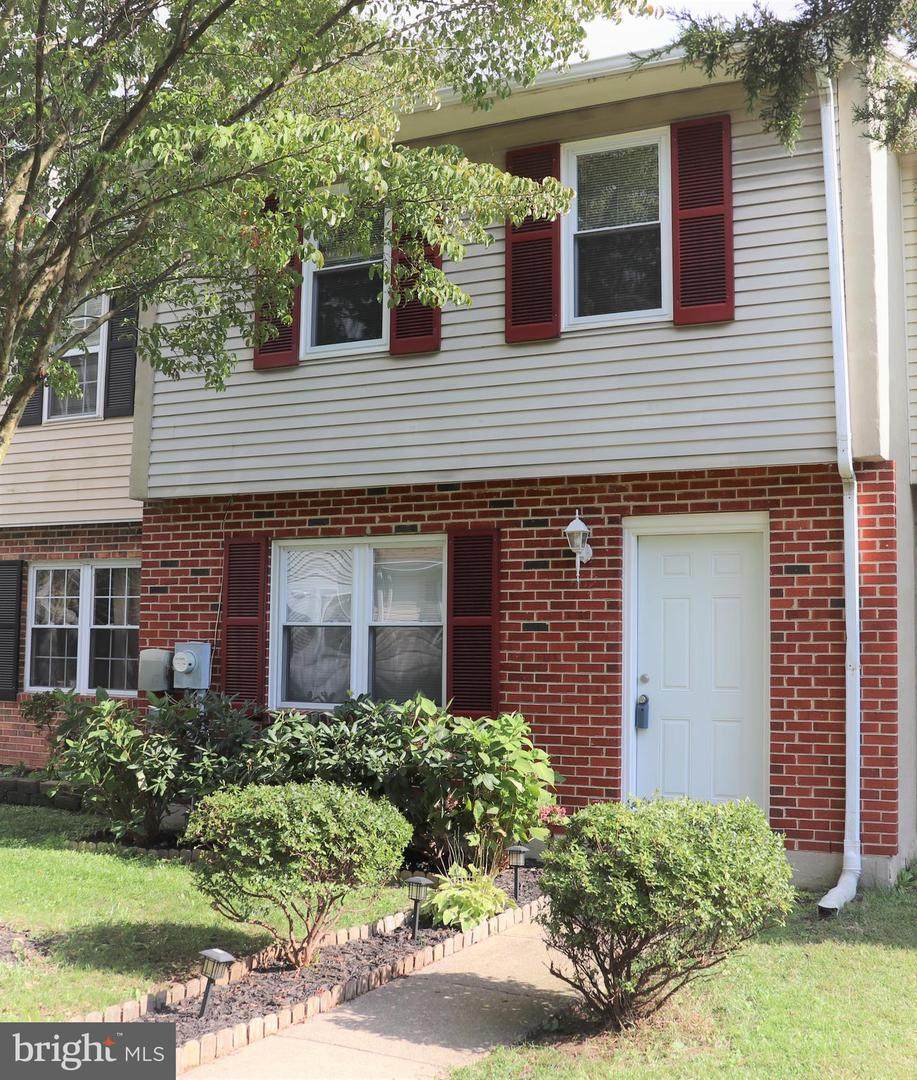 809 Hasting Court - Photo 1