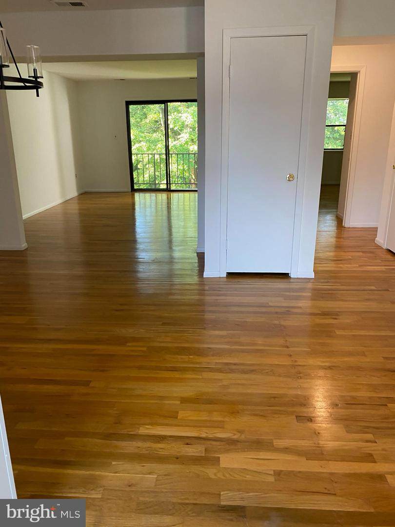 901 Silver Court - Photo 1