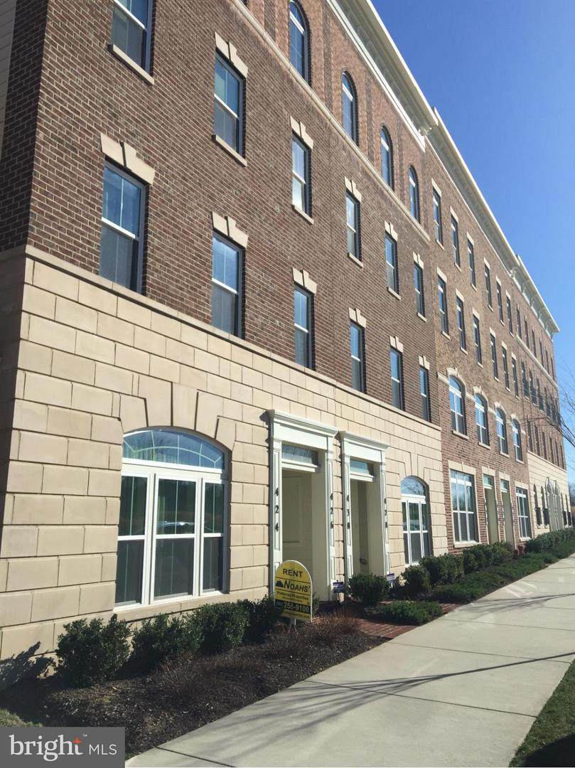 424 Parkview Avenue - Photo 1
