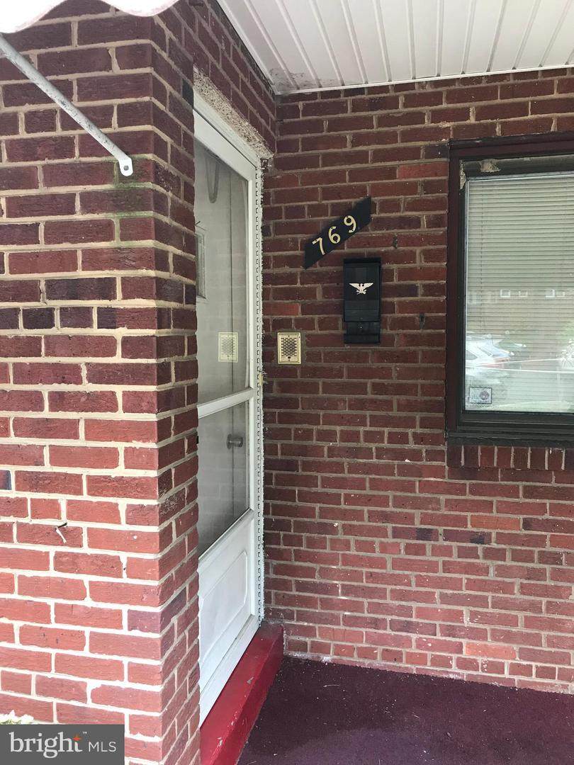 769 Oglethorpe Street - Photo 1