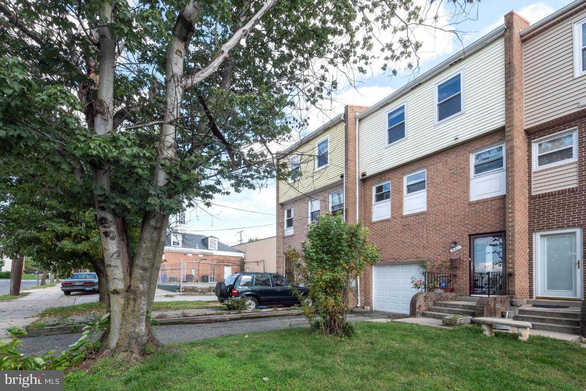 921 Barnaby Street - Photo 1