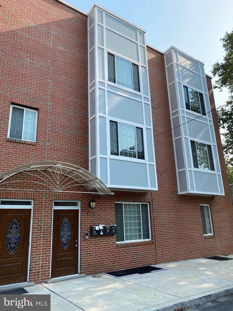 1023 Wallace Street - Photo 1