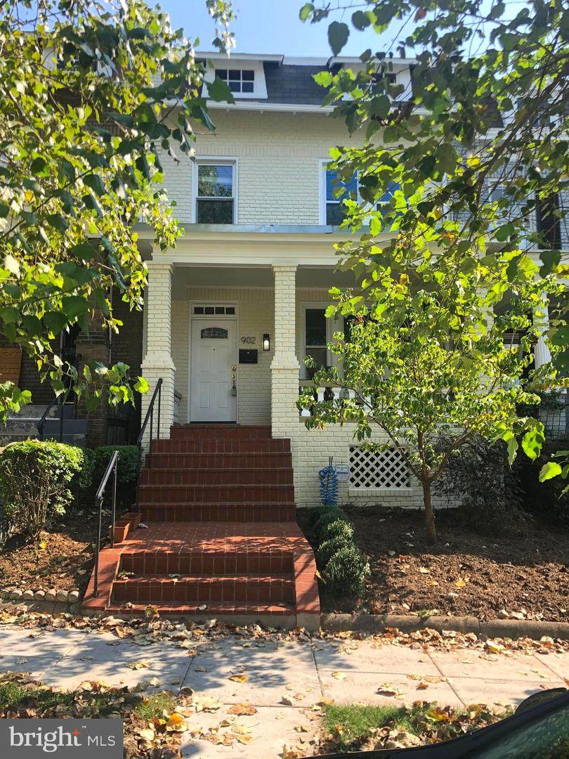 902 Emerson Street - Photo 1