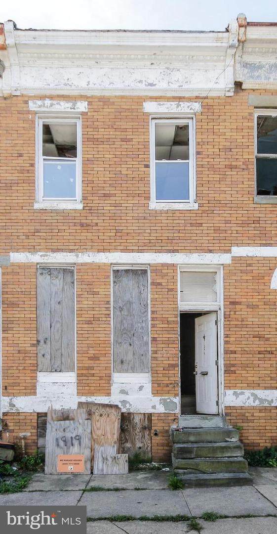 1919 Walbrook Avenue - Photo 1
