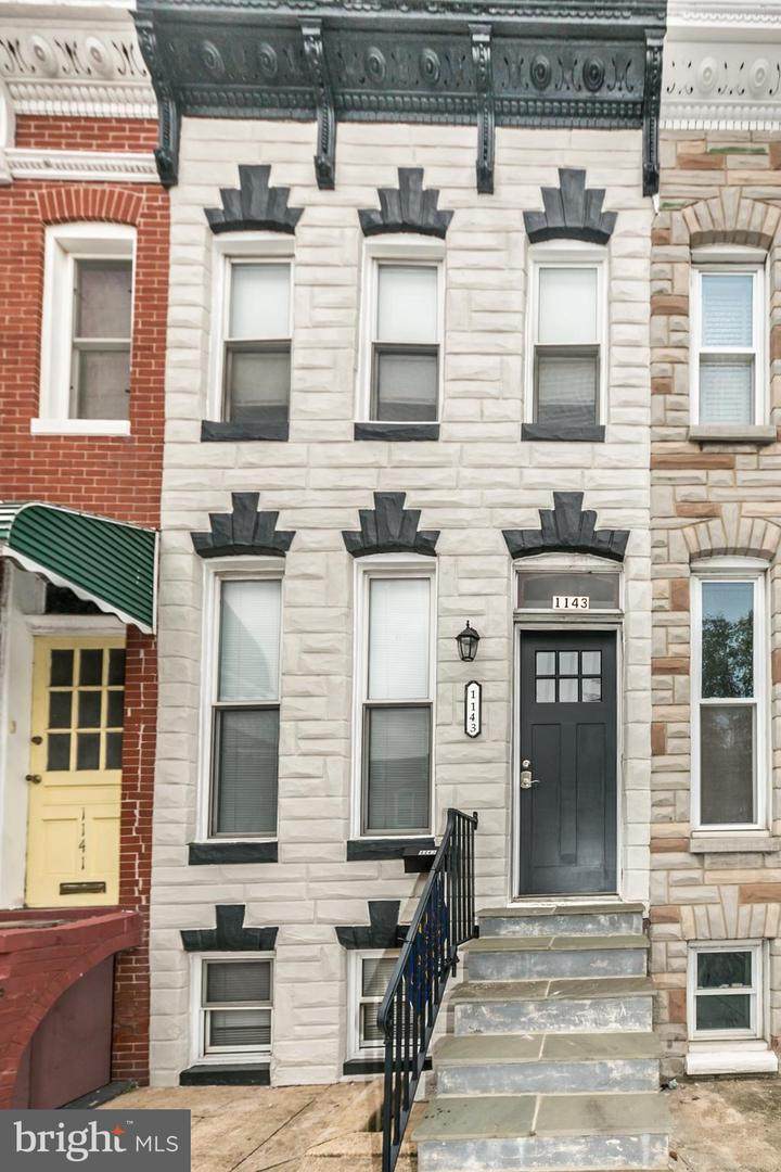 1143 Hamburg Street - Photo 1