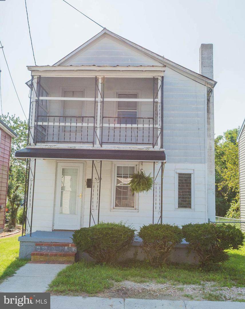 305 Park Avenue - Photo 1