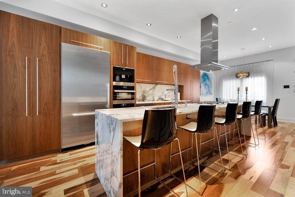 1215 Day Street - Photo 1