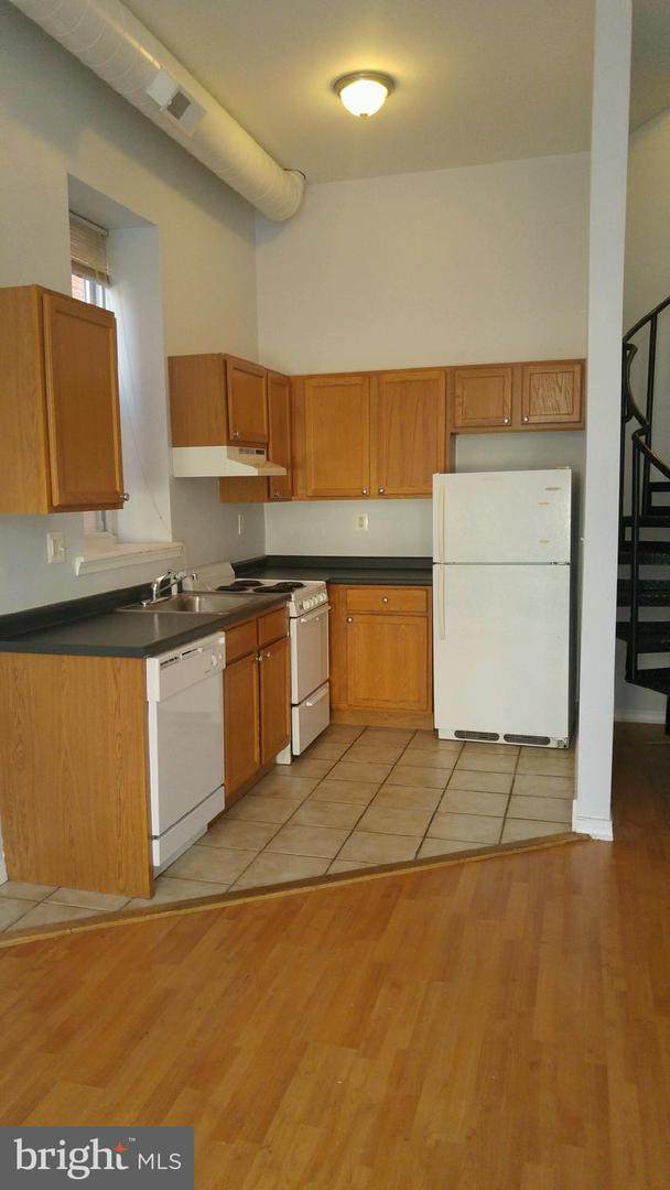 1420 Girard Avenue - Photo 1