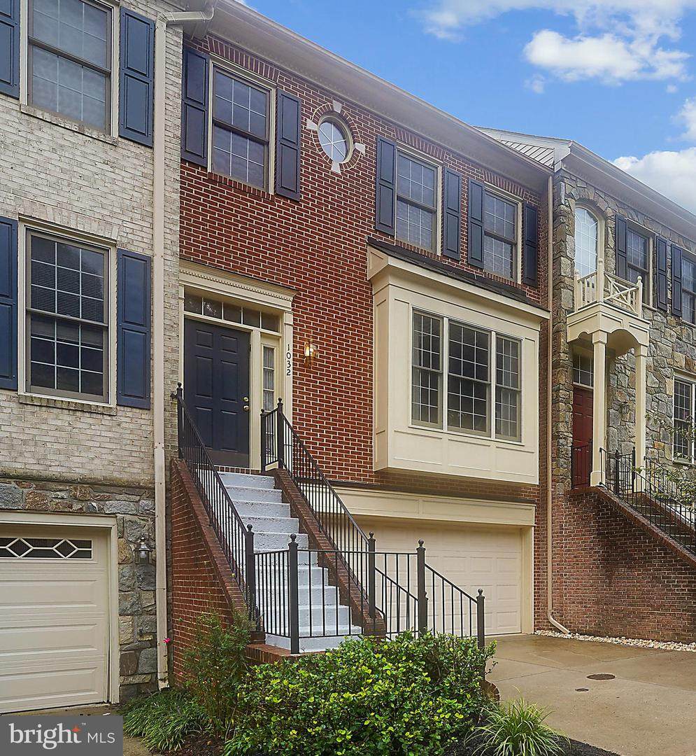 1032 Grand Oak Way - Photo 1