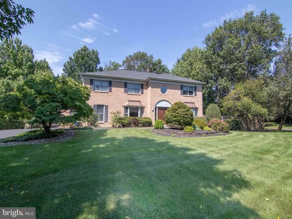 8 Beth Drive - Photo 1