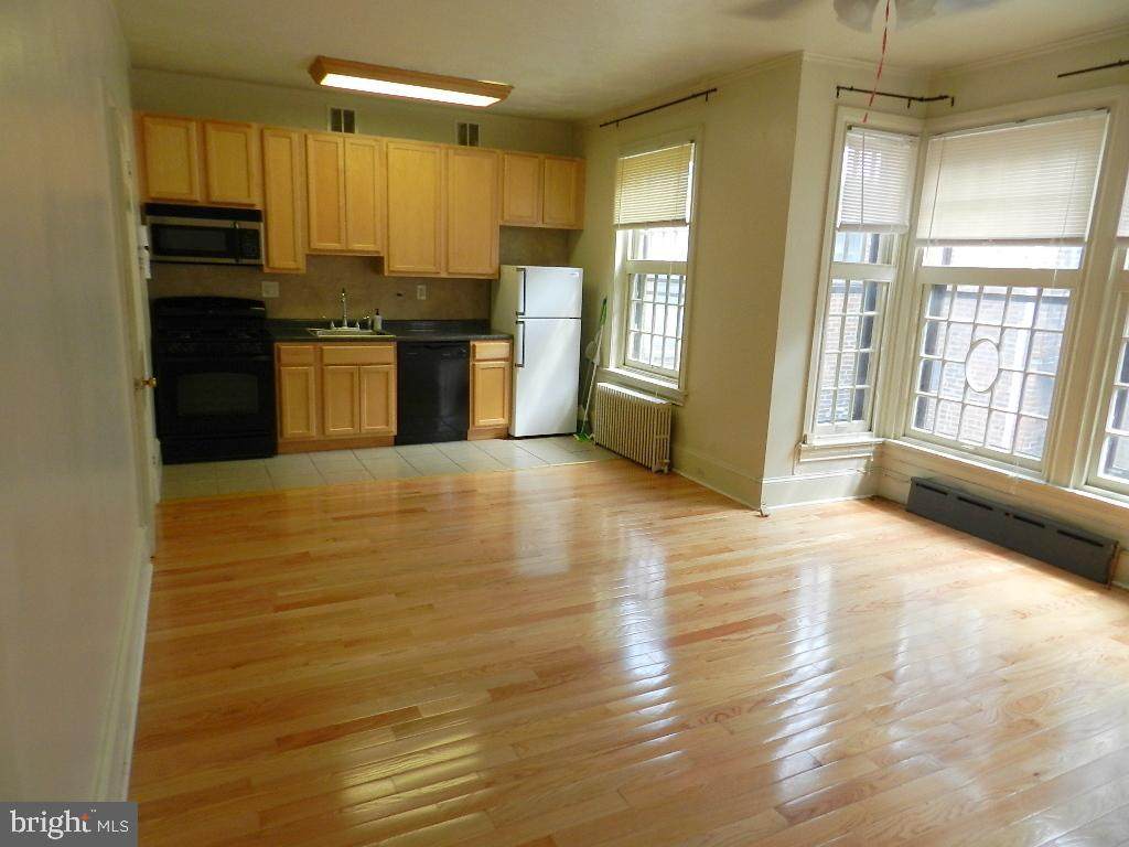 1005 Spruce Street - Photo 1