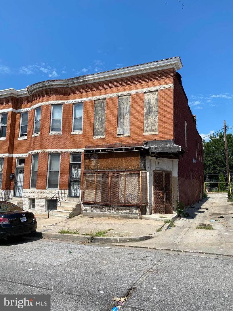 1900 Saratoga Street - Photo 1