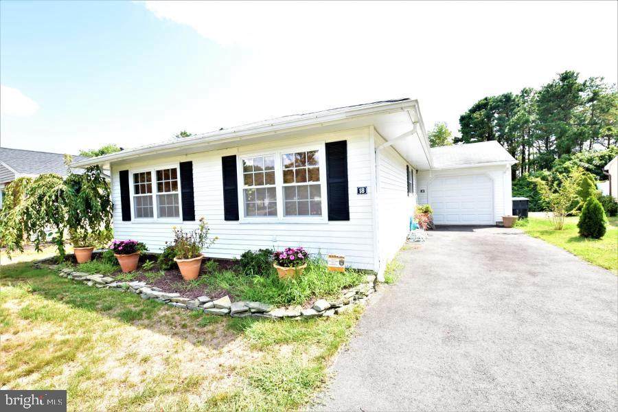18 Compass Avenue - Photo 1