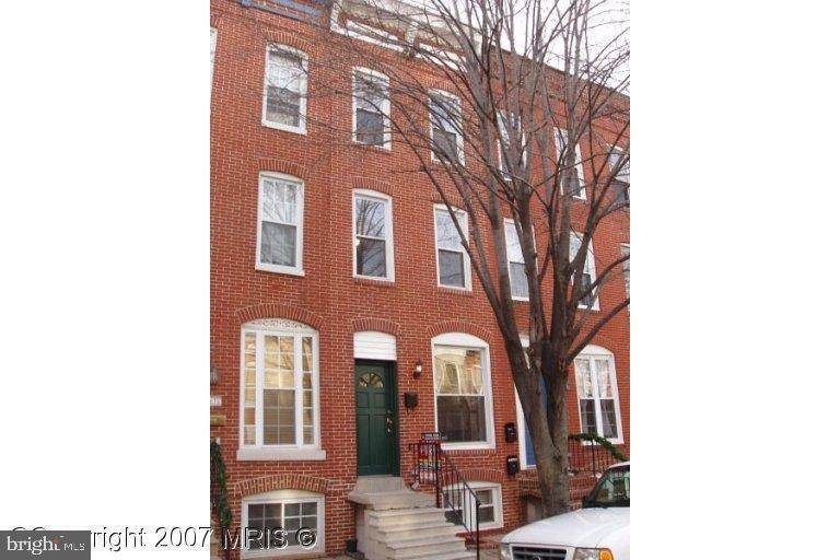 1634 Charles Street - Photo 1