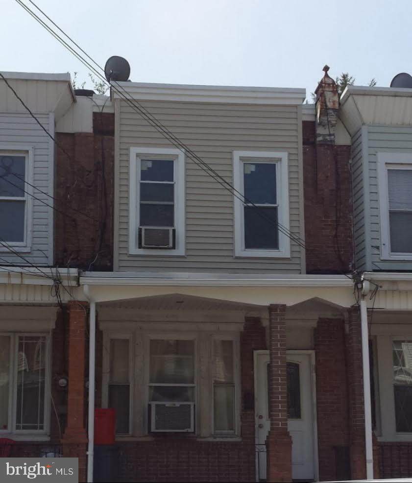 1258 Everett Street - Photo 1
