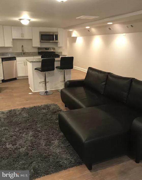 28 Rhode Island Avenue - Photo 1