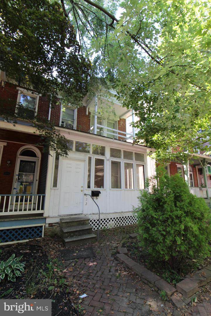 822 10TH Street - Photo 1