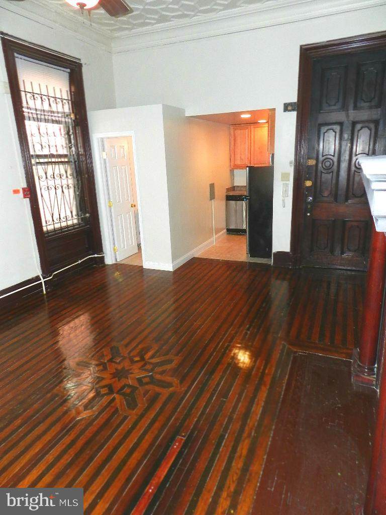 2122 Walnut Street - Photo 1